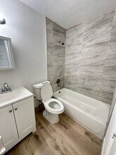 314 Phippen Waiters Rd-Unit -3 in Dania Beach, FL - Building Photo - Building Photo