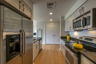 Albany Street Apartments, 601 in Boston, MA - Building Photo - Building Photo