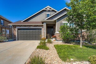 26745 E Canyon Ave in Aurora, CO - Building Photo