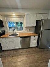605 Andrew St in Newberg, OR - Foto de edificio - Building Photo