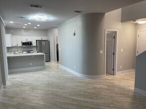 1194 Stormy Valley Rd in Las Vegas, NV - Building Photo - Building Photo