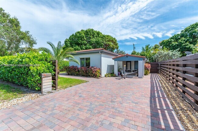 property at 510 SW 16th Ct