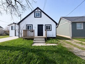34 Rykert St in St Catharines, ON - Building Photo
