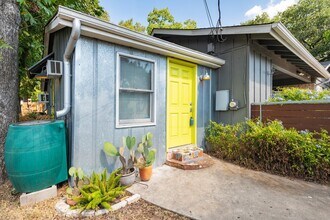 5500 Westminster Dr, Unit B in Austin, TX - Building Photo - Building Photo