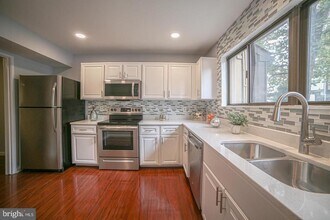 1818 Old Post Terrace in Woodbridge, VA - Building Photo - Building Photo