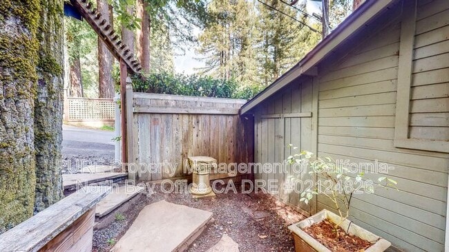 17475 Summit Ave in Guerneville, CA - Building Photo - Building Photo