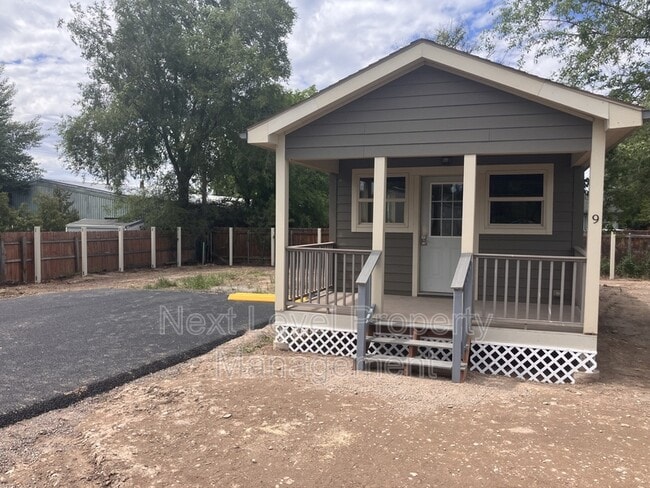 property at 111 E Cottonwood Dr