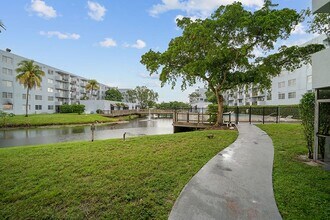Boardwalk at Inverrary in Sunrise, FL - Foto de edificio - Building Photo