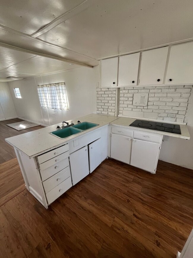 property at 122 N West Blvd
