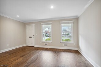 25 Ruthven Pl in Summit, NJ - Building Photo - Building Photo