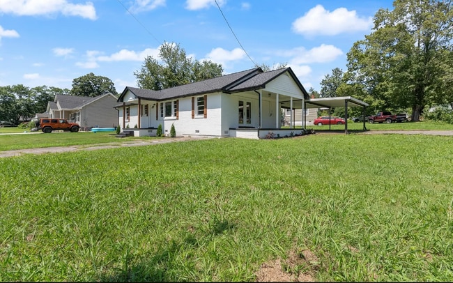 108 Brook Dr in Dickson, TN - Building Photo - Building Photo