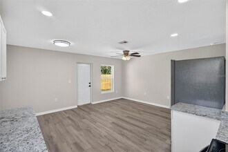 1503 8th Ave E in Bradenton, FL - Building Photo - Building Photo