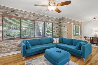 3901 Cherrywood Rd in Austin, TX - Building Photo - Building Photo