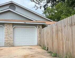706 Peterson St in Round Rock, TX - Building Photo - Building Photo