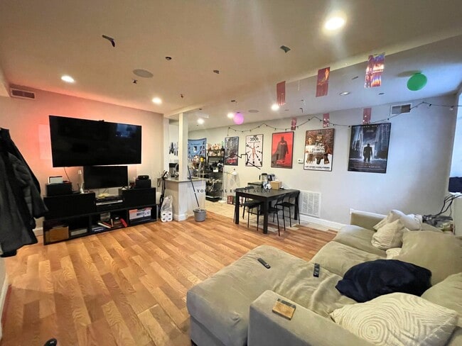 723 Parker St, Unit 1