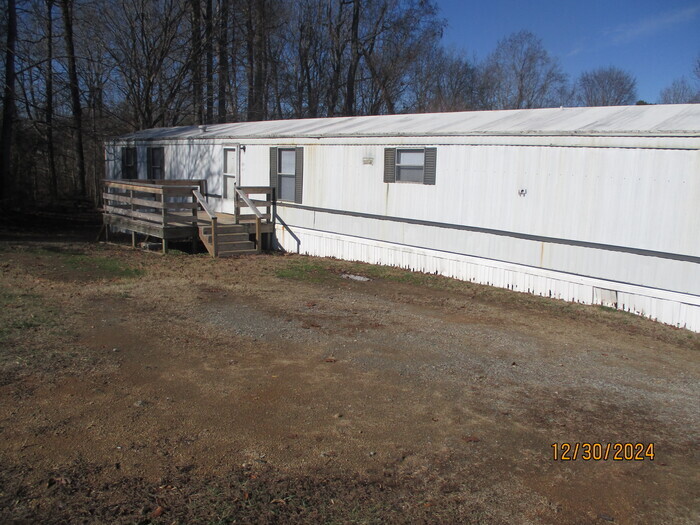 169 Cypress Ln in Salisbury, NC - Building Photo