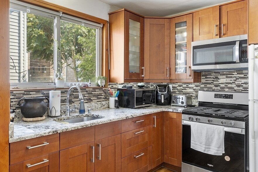 483 Broadway in Medford, MA - Building Photo