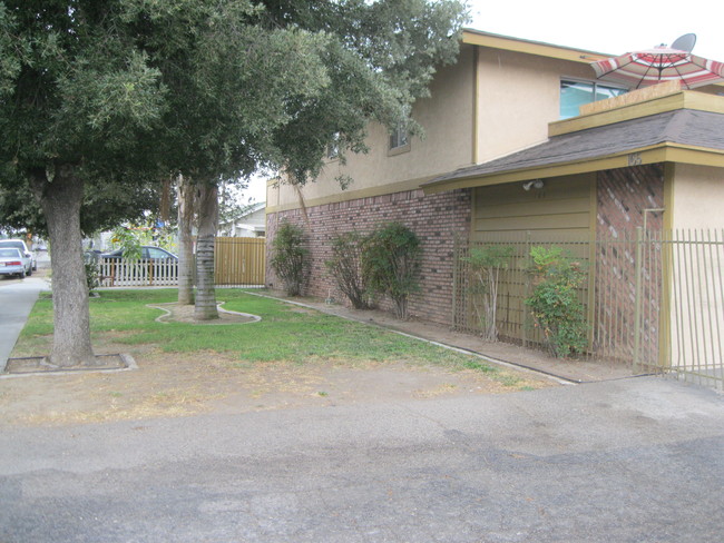 930 S Buena Vista St in Hemet, CA - Building Photo - Other