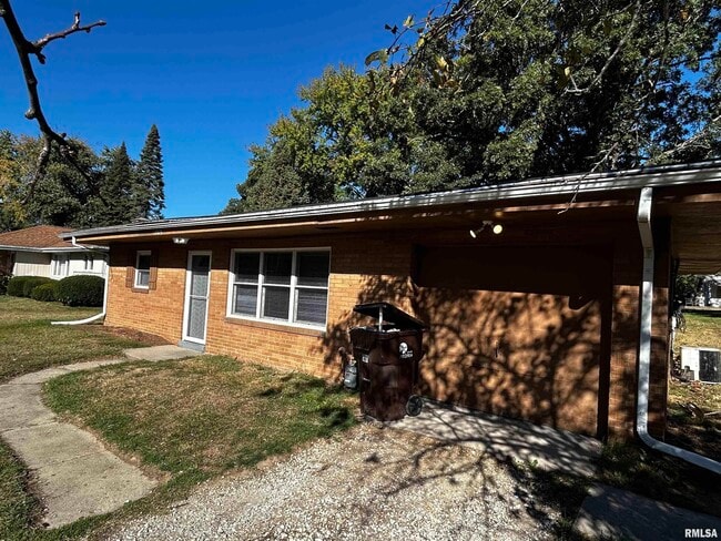 property at 2819 W Westport Rd