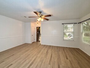 4946 Bending Elms in San Antonio, TX - Building Photo - Building Photo