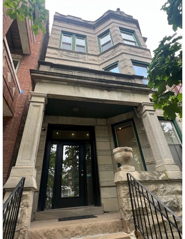 property at 925 N Mozart St