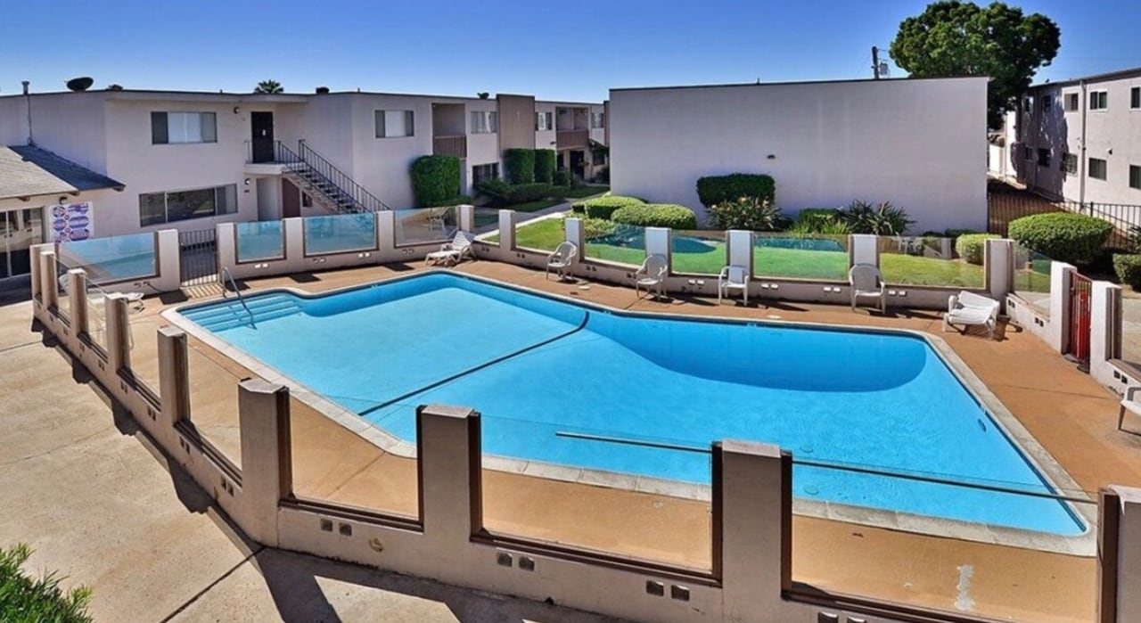 279 Moss St, Unit Villa Campestre Unit 11 in Chula Vista, CA - Building Photo