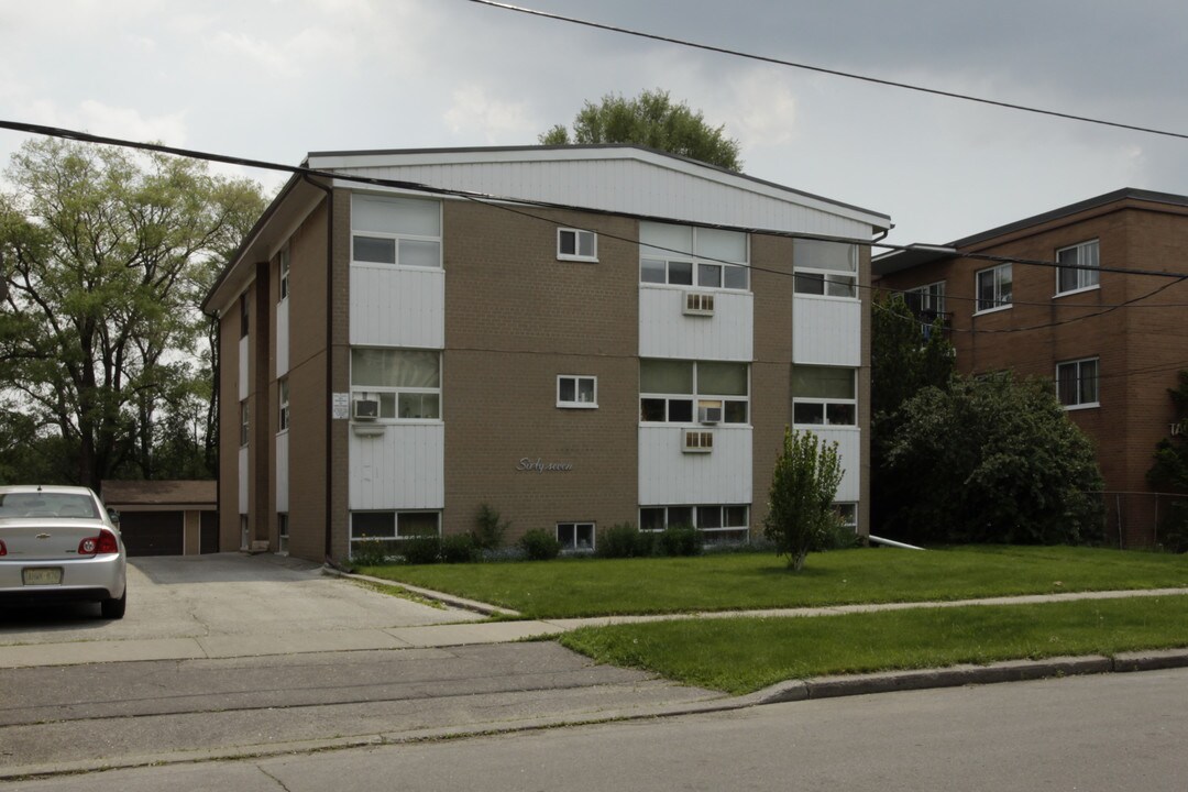 67 Talara Dr in Toronto, ON - Building Photo