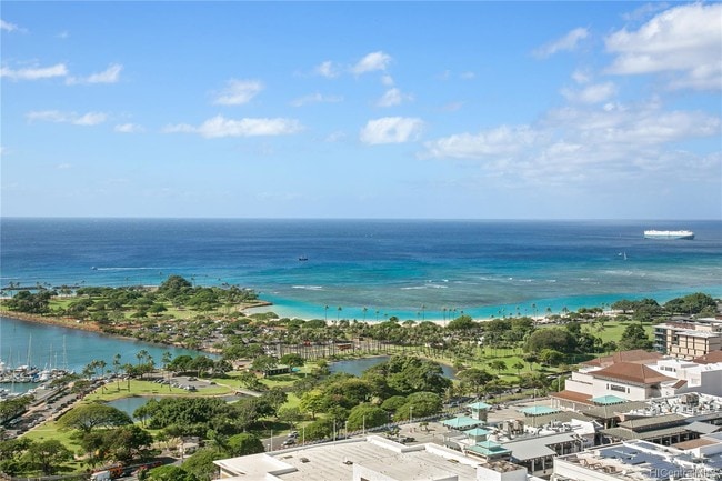 1631 Kapiolani Blvd in Honolulu, HI - Building Photo - Building Photo