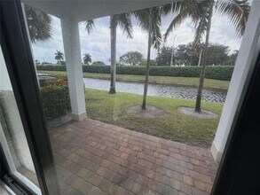 11330 SW 16th St in Pembroke Pines, FL - Building Photo - Building Photo