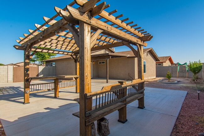 3814 S Laura Way in Yuma, AZ - Building Photo - Building Photo