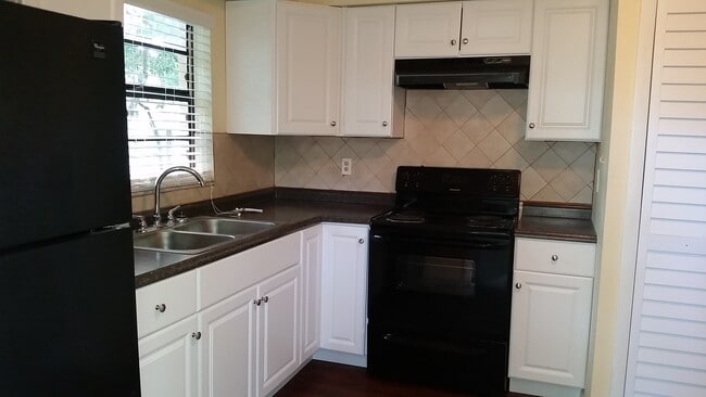 915 E 109th Ave, Unit B