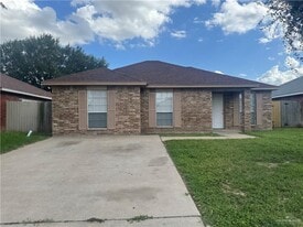 914 W Denver St in Edinburg, TX - Building Photo