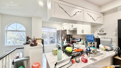 1635 Pickering Pky in Pickering, ON - Building Photo - Building Photo