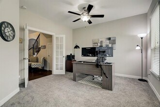 10816 Brittmoore Oaks Pl in Houston, TX - Foto de edificio - Building Photo