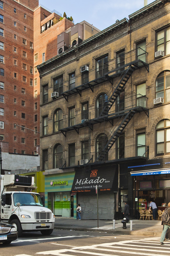 523 Avenue of the Americas in New York, NY - Foto de edificio - Primary Photo