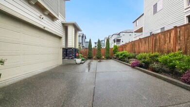 18027 3rd Dr SE in Bothell, WA - Building Photo - Building Photo