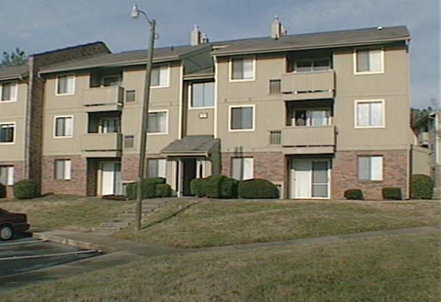 Woodfield Garden Apartments in Charlotte, NC - Building Photo - Building Photo