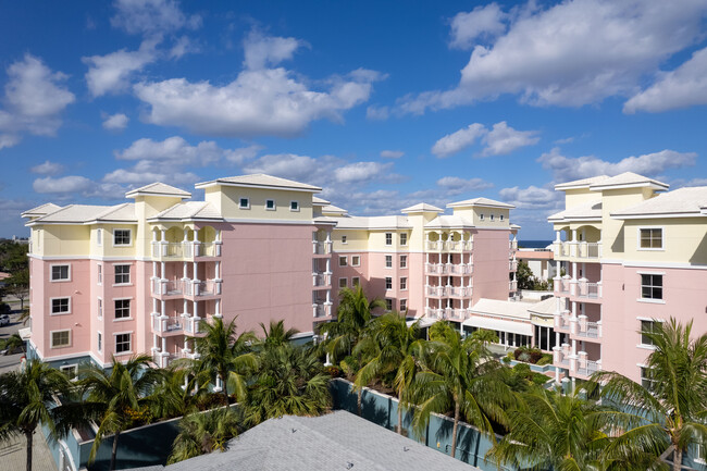 Ocean Plaza on Deerfield Beach in Deerfield Beach, FL - Building Photo - Building Photo