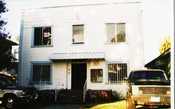 927 E Adams Blvd in Los Angeles, CA - Building Photo - Building Photo