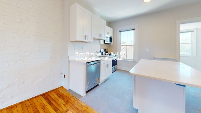 37 Laurel St in Somerville, MA - Building Photo - Building Photo