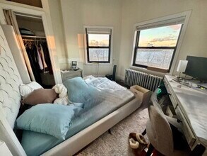 35 Bay State Rd, Unit 4R in Boston, MA - Building Photo - Building Photo