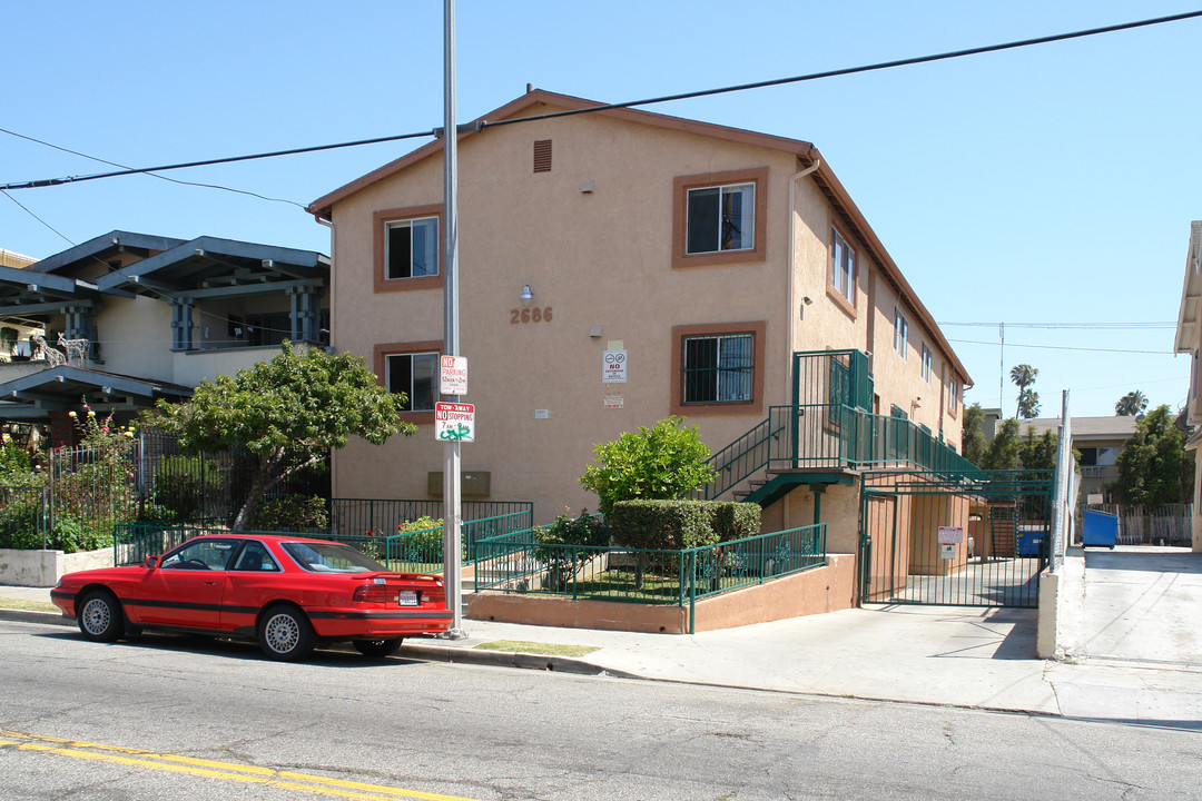 2686 James M Wood Blvd in Los Angeles, CA - Foto de edificio