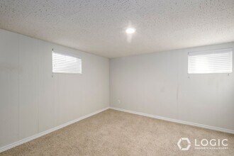 195 E Roundtoft Dr in Salt Lake City, UT - Building Photo - Building Photo