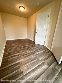 6055 N Norwood St photo'