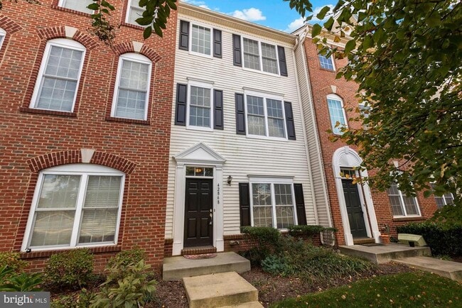 42868 Alumni Terrace in Chantilly, VA - Foto de edificio - Building Photo