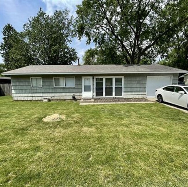 property at 1509 S Mattis Ave