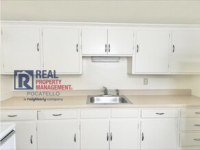 159 S 11th Ave in Pocatello, ID - Building Photo - Building Photo