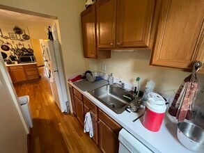 37 Hancock St, Unit 2 in Somerville, MA - Building Photo - Building Photo