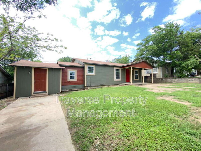 5321 Locke Ave in Fort Worth, TX - Building Photo - Building Photo