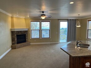 10234 Eagle Cliff Way in Sandy, UT - Building Photo - Building Photo